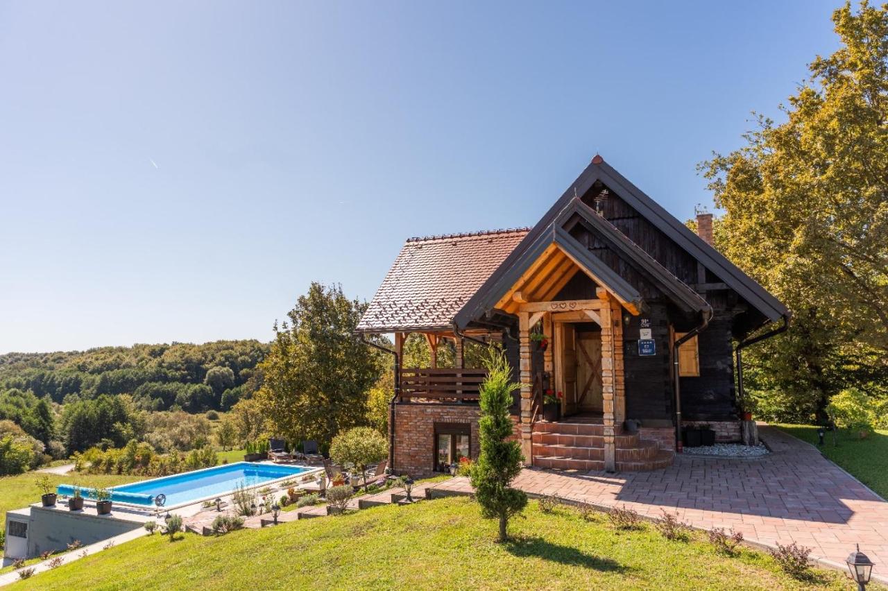 Tri srca - Bed and Breakfast Pisarovina