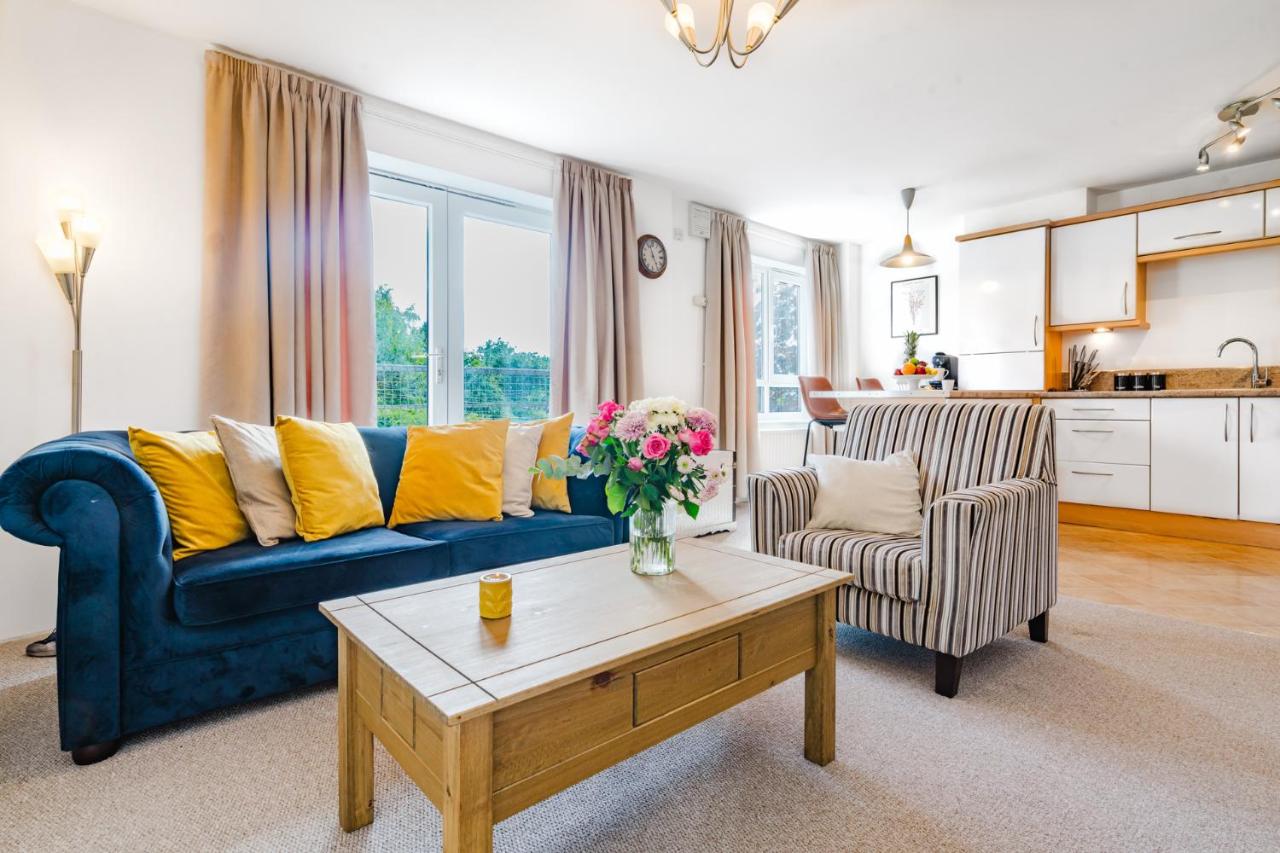 2BDR Flat Near City Centre with Free Parking - B&B Sheffield