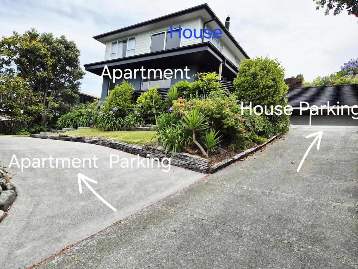 Ocean & Mountain Views Hilltop Home - Bed and Breakfast Kaikoura