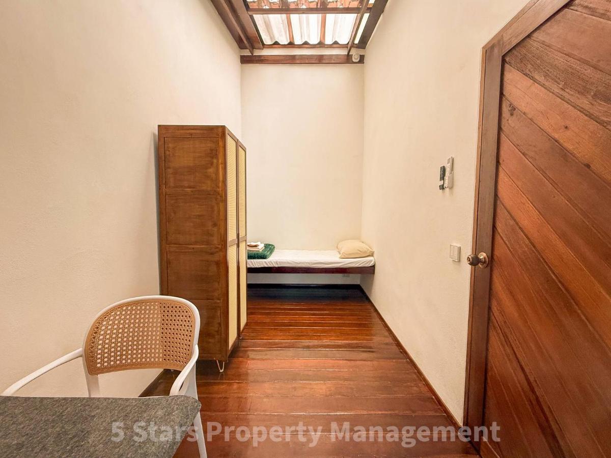 Serenity Sands Villa, Beachfront and Mountain View - B&B Ko Pha Ngan