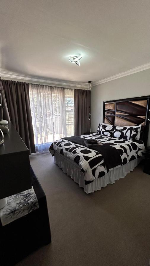 Chambre Lit Queen-Size Confort