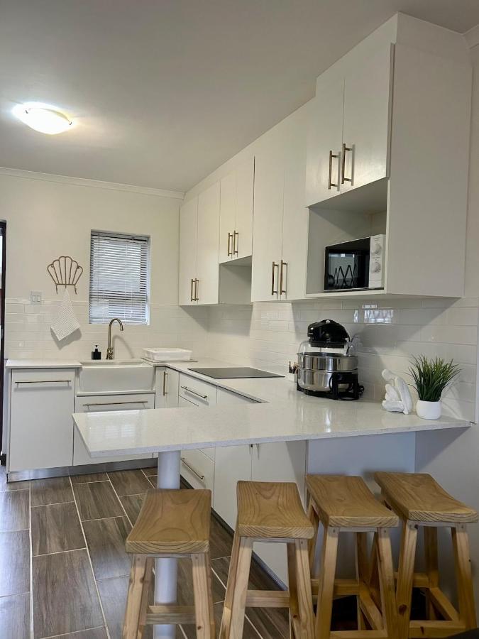 Kokomo-Apartment in the Heart of Jeffreys Bay - Chambres d'hôtes Jeffreys Bay