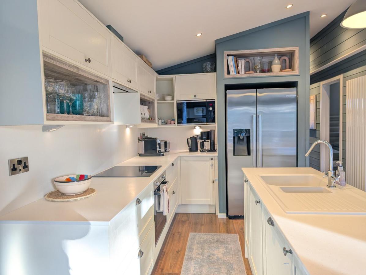Waterfront Lodge Windsor Racecourse Marina - B&B Dorney