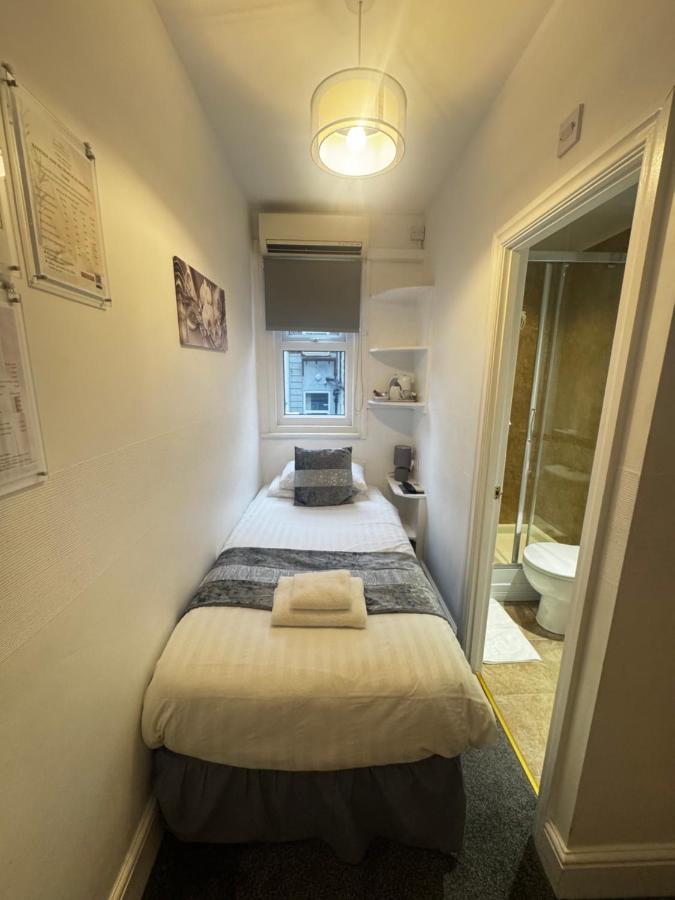 Chambre Simple avec Douche 