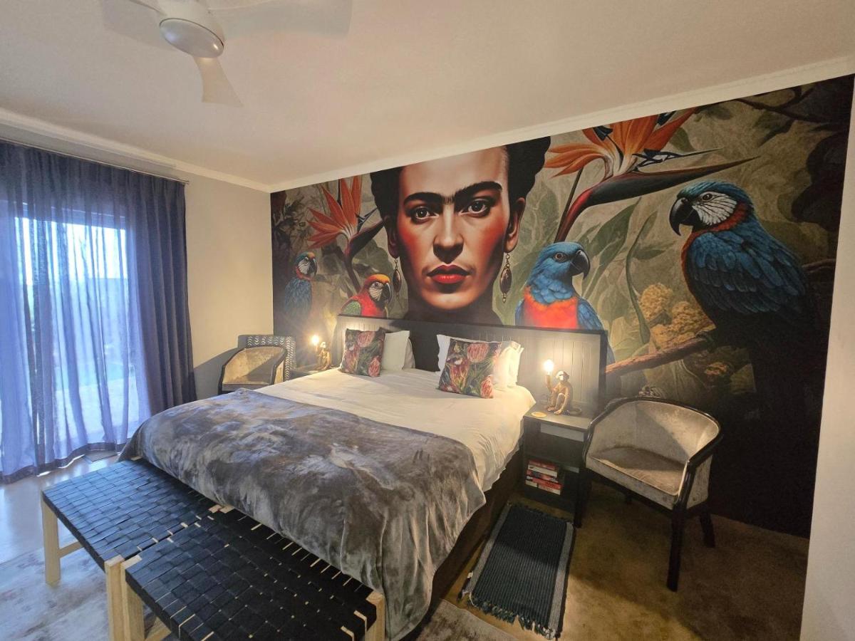 Estudio con cama extragrande