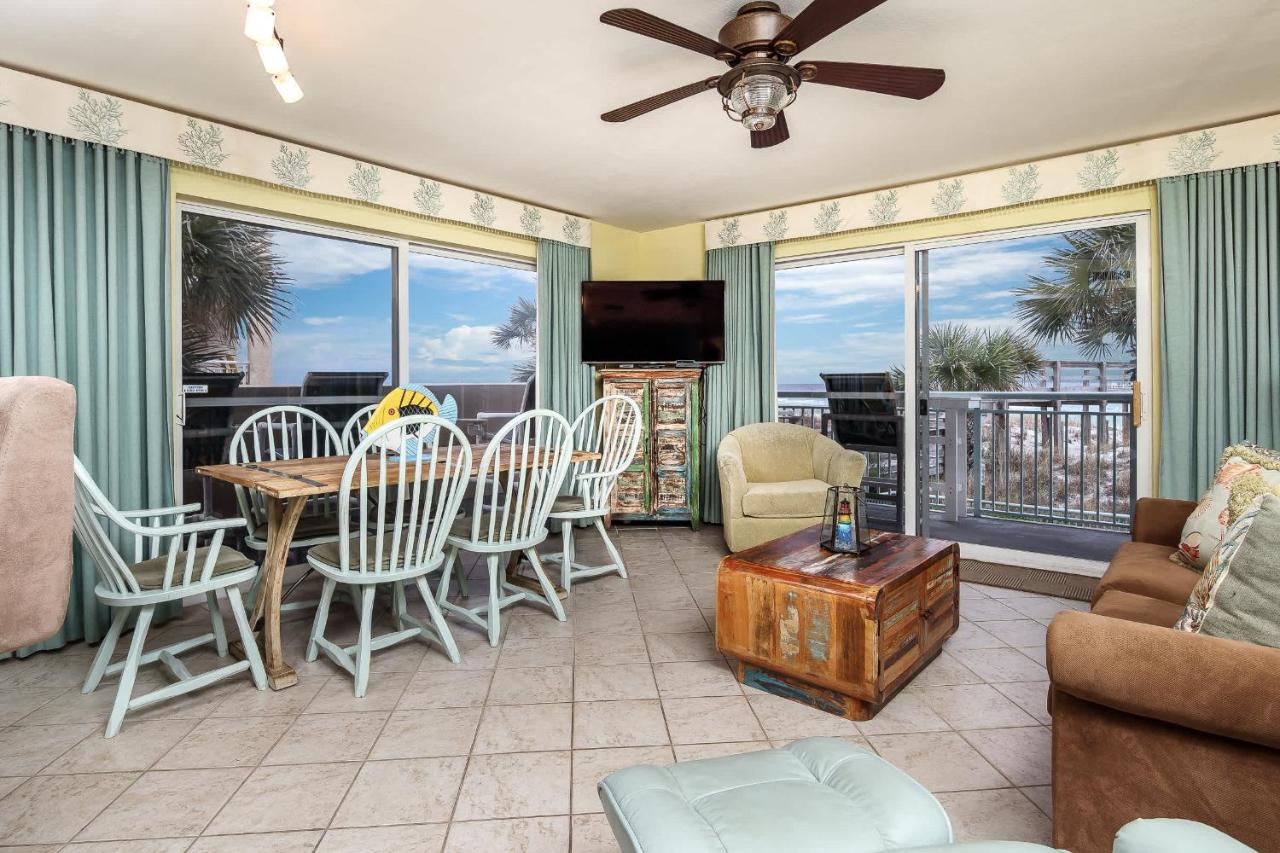 Pelican Isle 101 Large end unit Gulf Front condo - B&B Fort Walton Beach