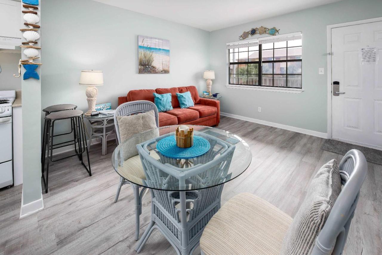Sandy Pointe 205 Pet Friendly Condo - B&B Fort Walton Beach