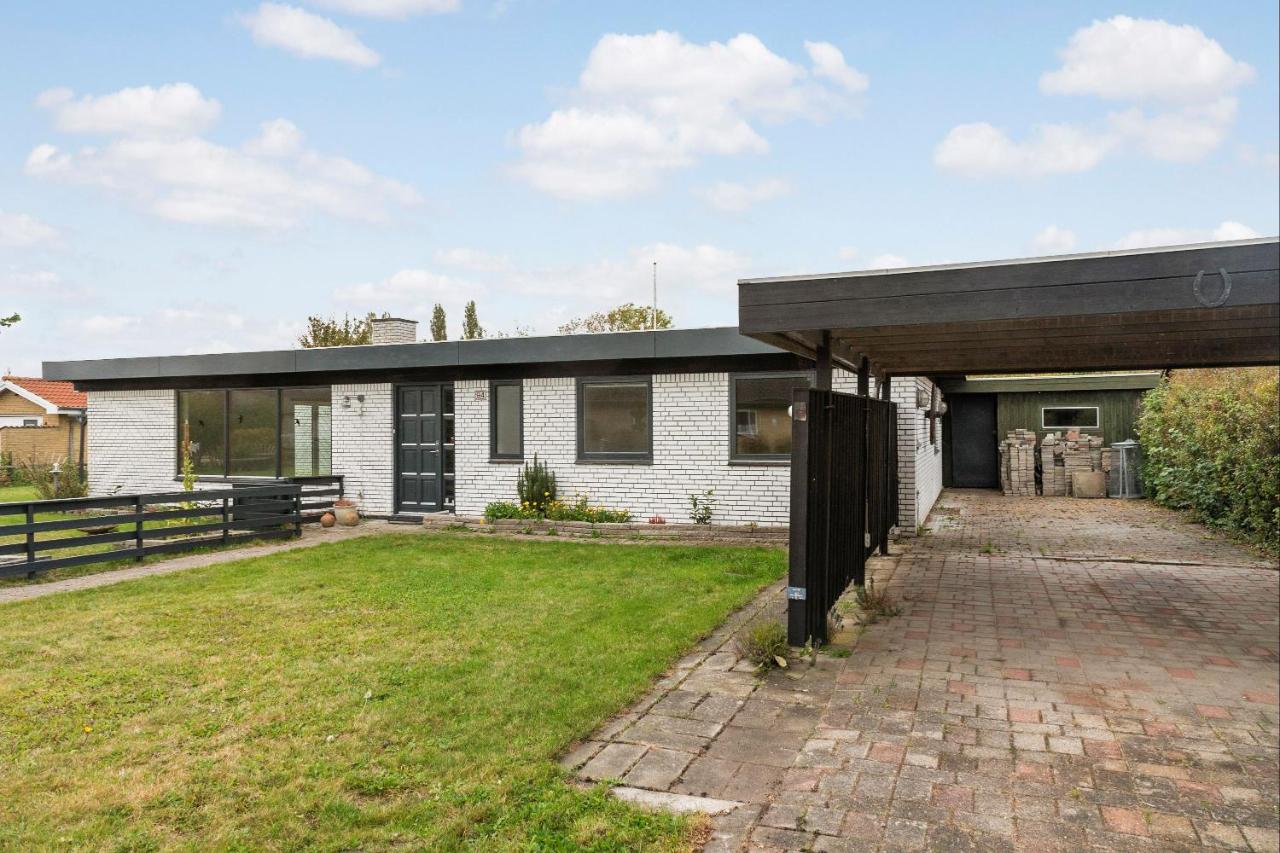 Family Villa, 2 min lalandia, Beach & Ferry, free parking, Fastest Fiber Internet - Chambres d'hôtes Rødby