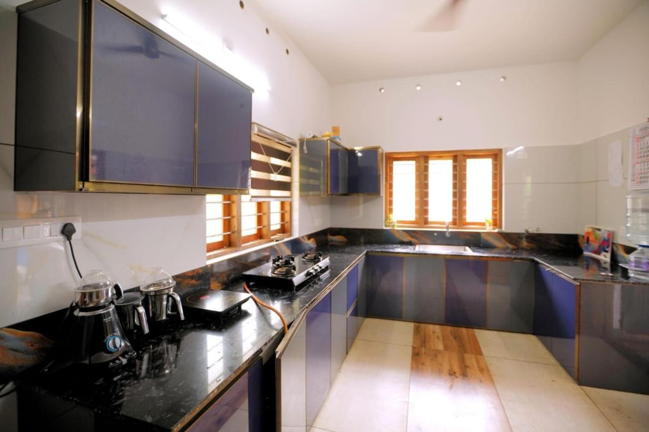 Dolphins Turf - B&B Mararikulam