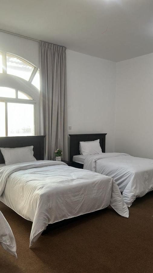 Triple Room with 3 Single Beds A1 - B&B Abu Dhabi