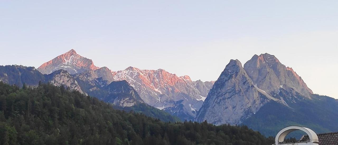 Chalet Alpenglühen - B&B Garmisch-Partenkirchen