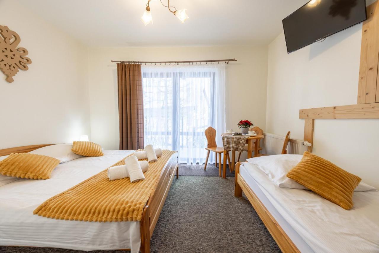 Camera Tripla con Vista Montagna