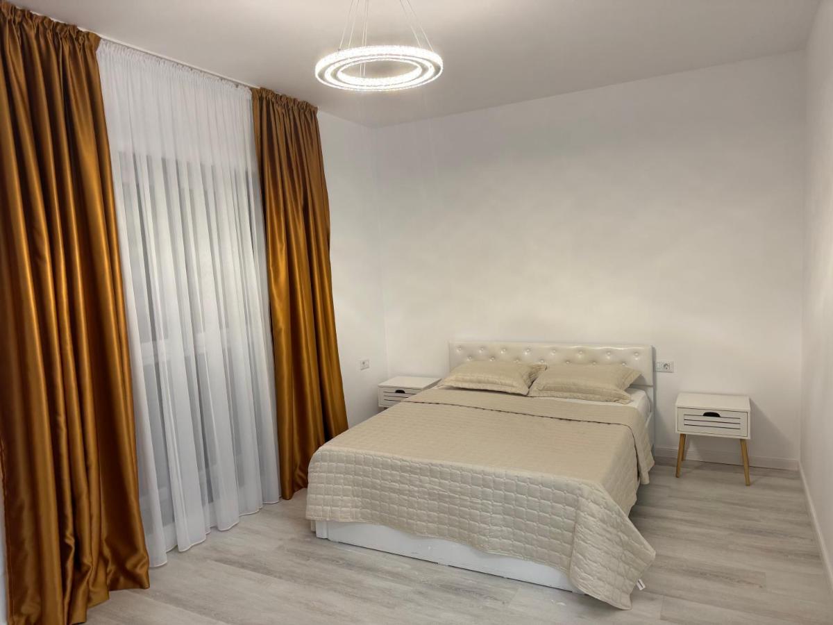 Satina Garden - Chambres d’hôtes Craiova