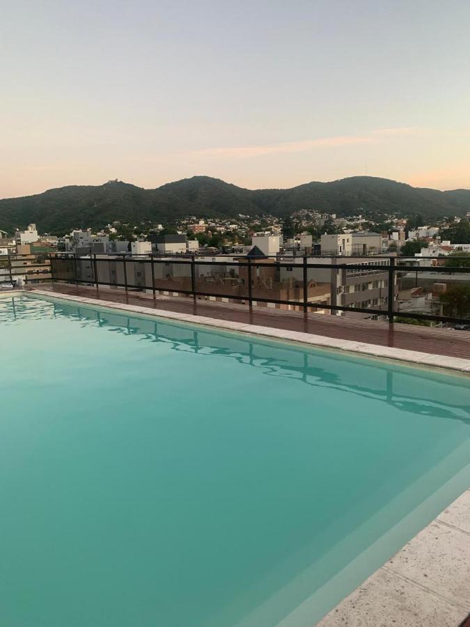 Departamento en el centro de Carlos Paz con pileta - B&B Villa Carlos Paz