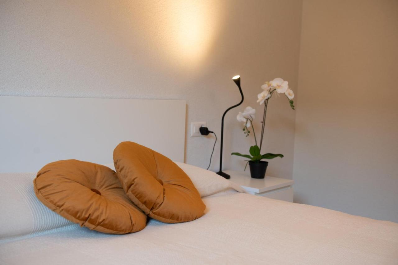 Leaf Apartment in Zurich Oerlikon - B&B Zúrich