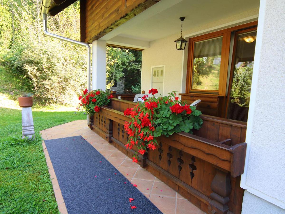 Apartment with Garden View