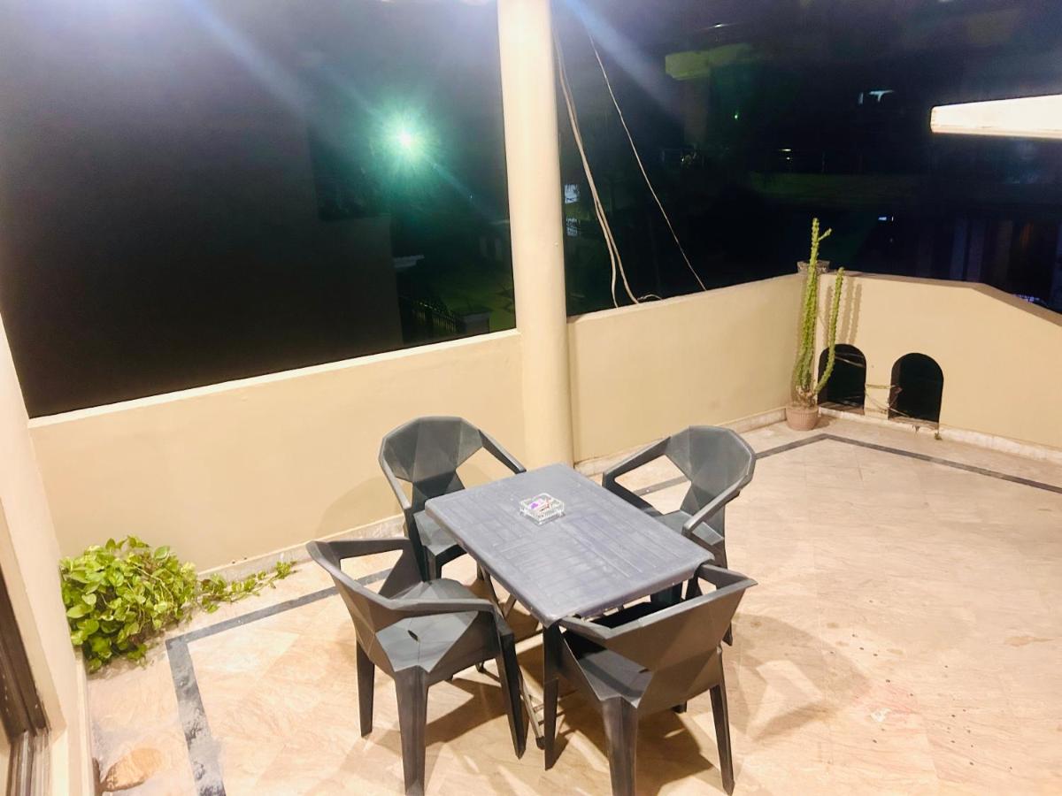 Mohib Home Stay - B&B Lahore