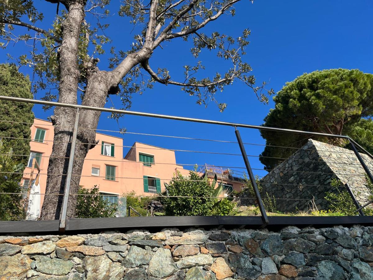 Mimosa Seafront Apartment - Free parking Wi-Fi - B&B Varazze