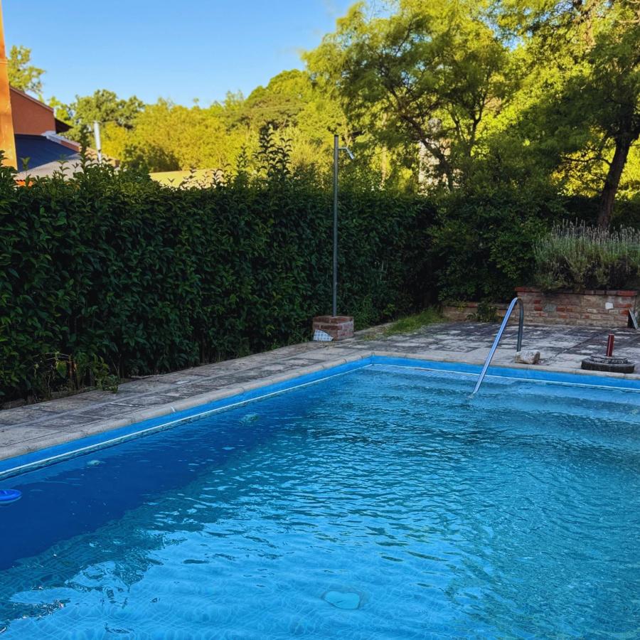 Casa completa con piscina a 600 metros de plaza de Villa de las Rosas - Chambres d'hôtes Villa de las Rosas
