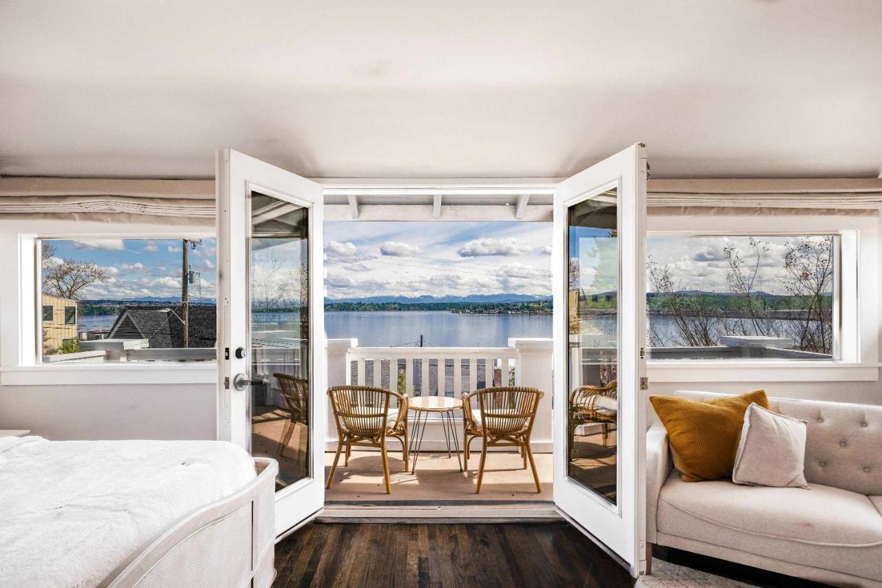 Leschi Retreat w Breathtaking Water View Sleeps 14 - B&B Seattle