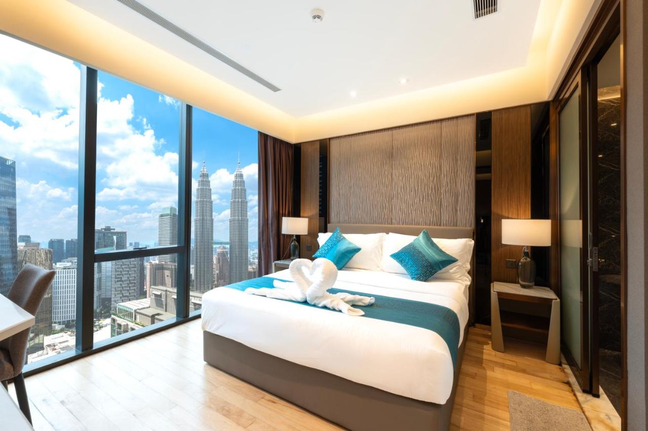 Premium Diamond one bedroom apartment ( PETRONAS Twin Towers view)