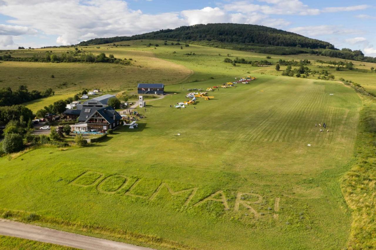 Ferienhaus am Flugplatz, umgeben von Natur - B&B Kühndorf
