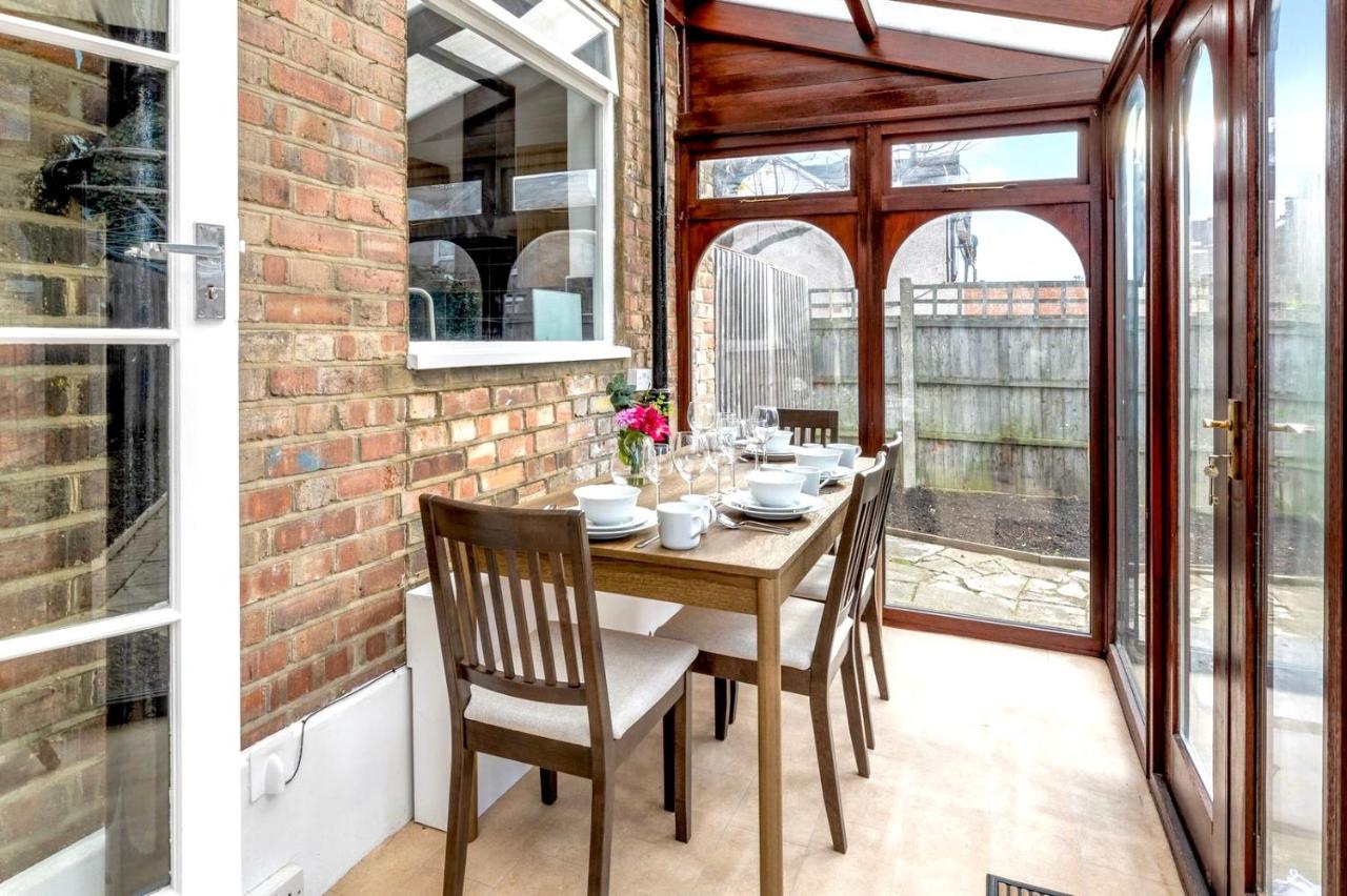 Greener Stays - A Beautiful 3-double bedroom Apartment - Ferienwohnung London