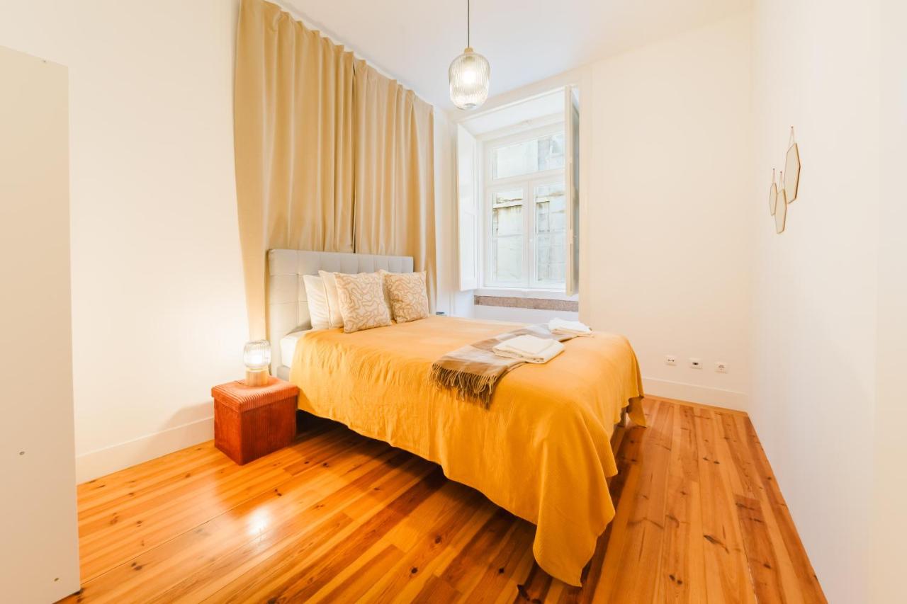 Central Lisbon Gem 8 Guests Modern Apt - B&B Lisbona