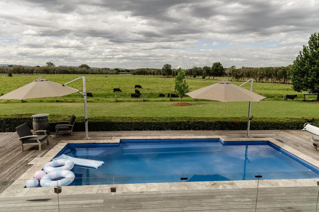 Riverglen Country Escape, Pool & River views - B&B Chatham