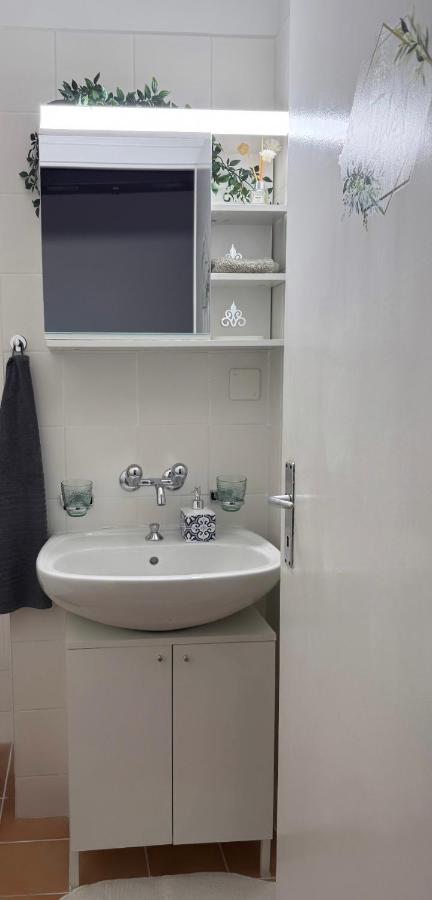 Studio moderne et chaleureux au coeur de Geneve - parfait pour courts sejours - B&B Ginevra