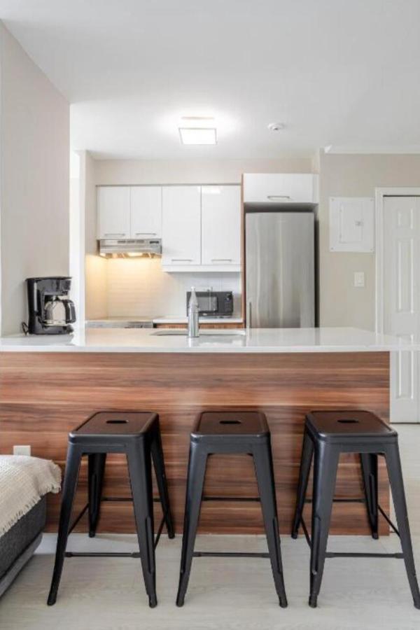 Modern 1BR Downtown Suite - High-Speed Wi-Fi - B&B Montreal