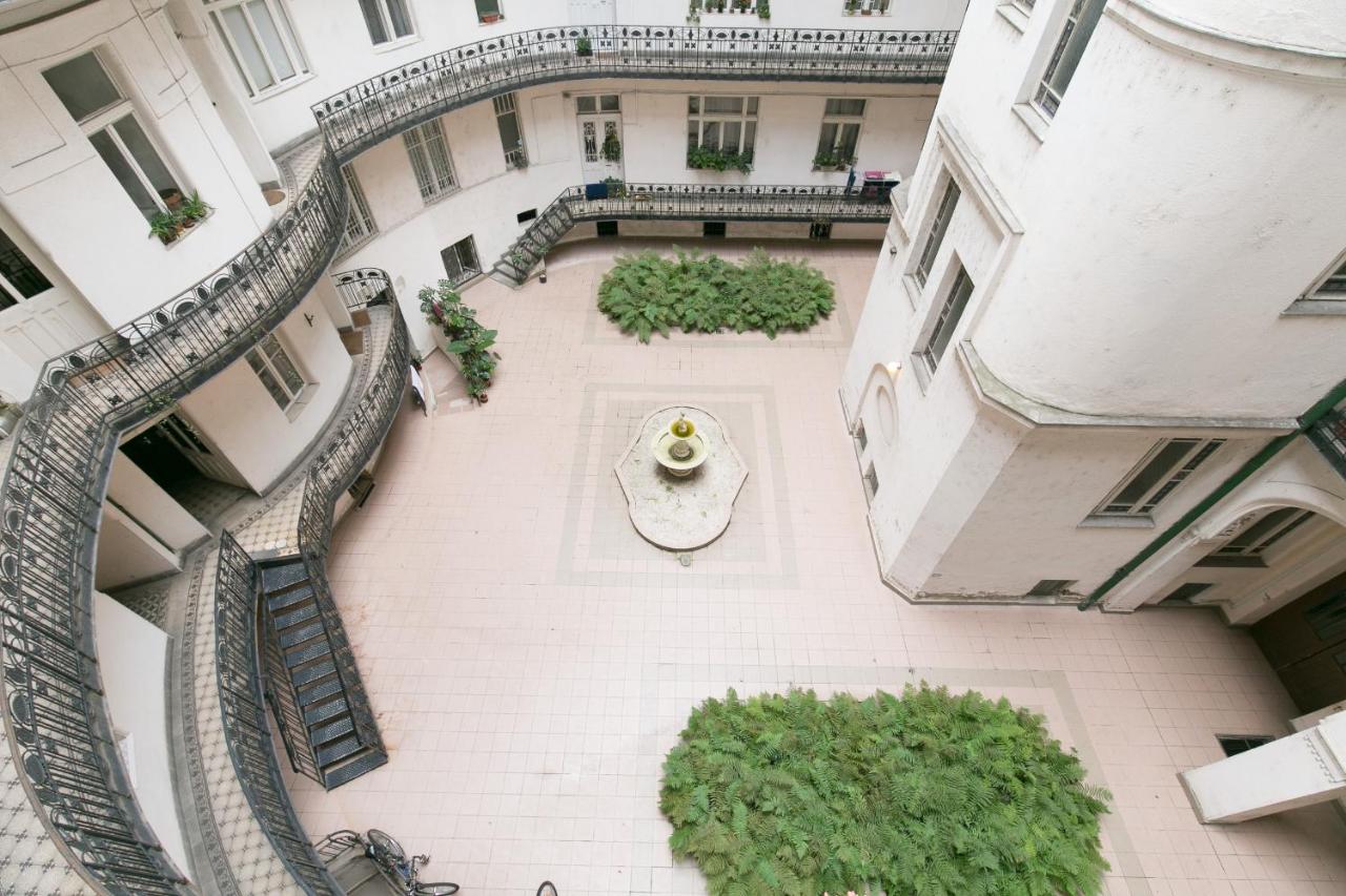 BpR Swan apartment near the Buda Castle - B&B Budapest