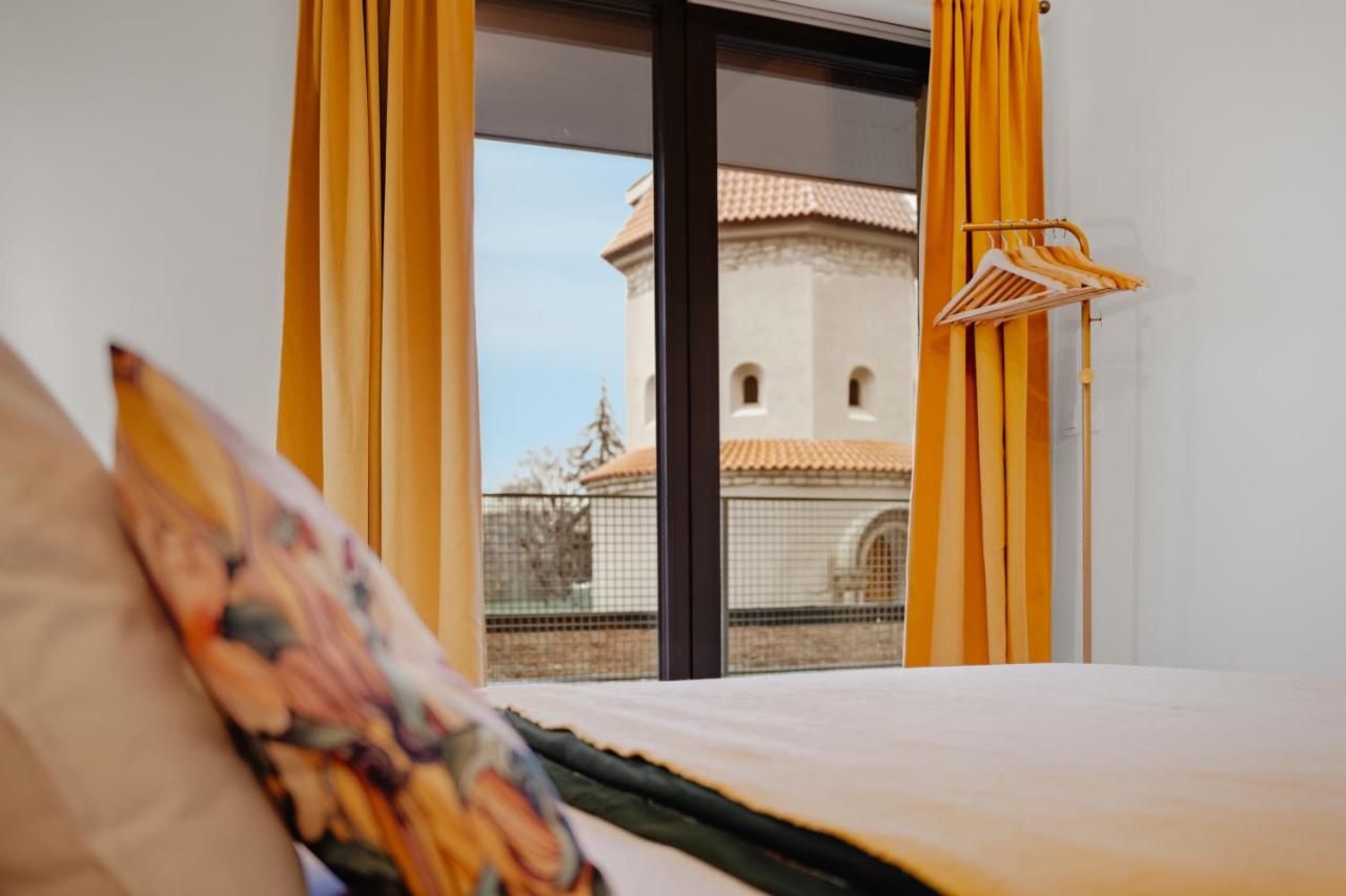 Mucha Residence - with terrace near Prague Castle - Chambres d’hôtes Prague