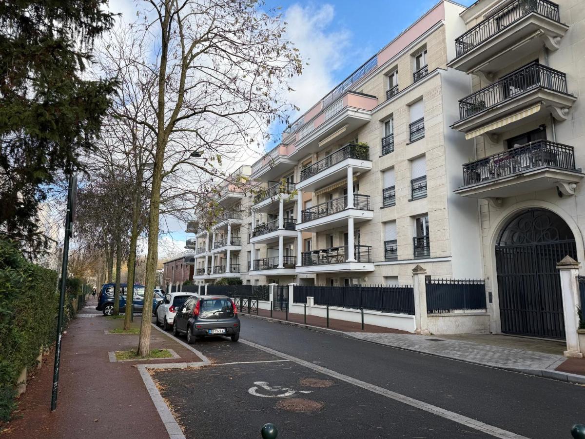 Robinson Stay - Modern 51m2 Apartment near Paris - Bed and Breakfast Le Plessis-Robinson