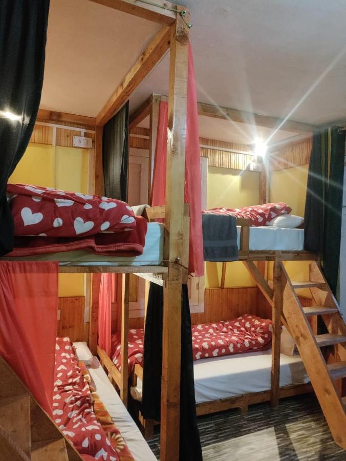 Dormitorio Misto con 4 Letti