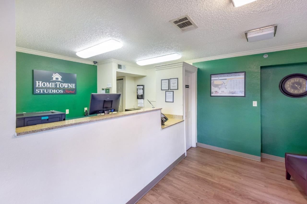 HomeTowne Studios Dallas - North Addison/ Tollway