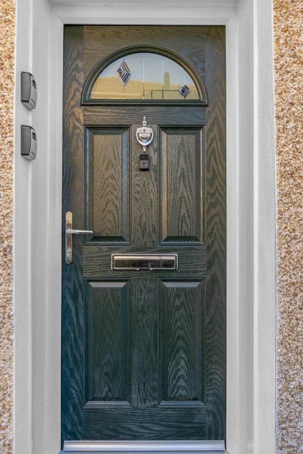 3 Bedroom Apartment - Glasgow Cromdale St - Sleeps 5 - Contractors, Business & Relocations - Free Parking - Ferienwohnung Glasgow