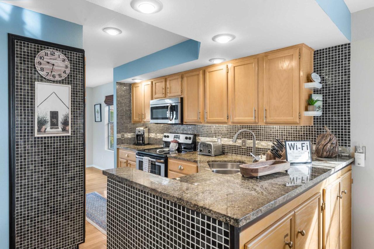 Premiere Pointe with Golf Discounts - Bed and Breakfast Branson