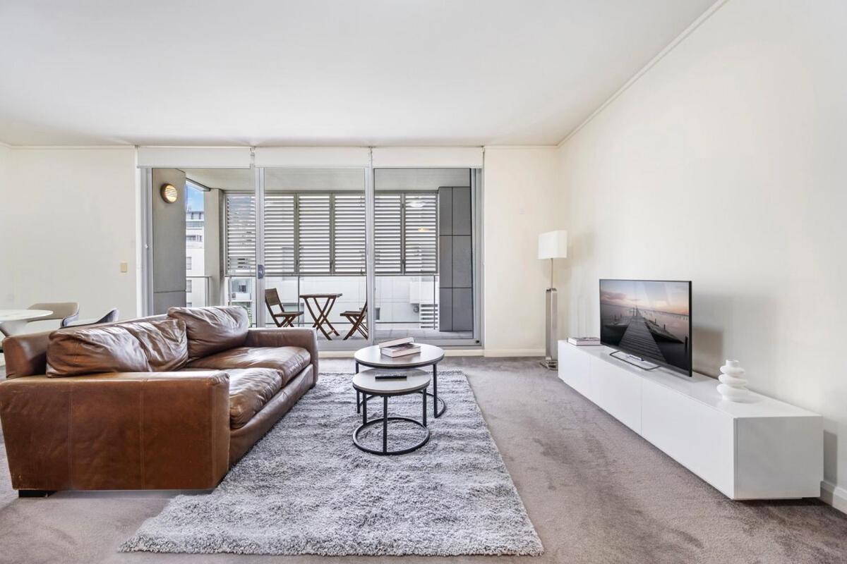 Wake Up by the Water Cozy 2BR in Rhodes - B&B Sydney
