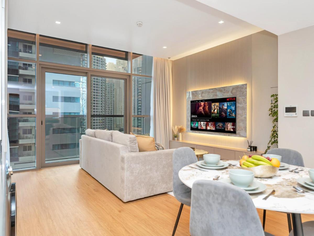 Livora Stays - Dubai Marina With Balcony & Water Views - B&B Dubai