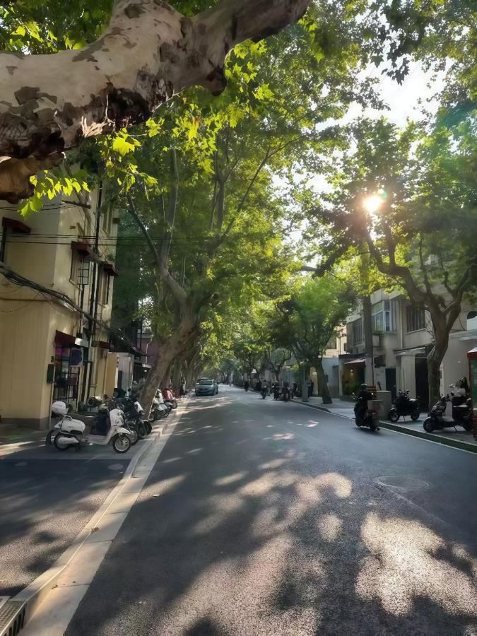 Shanghai Hills& Art Suite 15 - Near Line 1 & 7 Changshu Road Metro - Ferienwohnung Shanghai