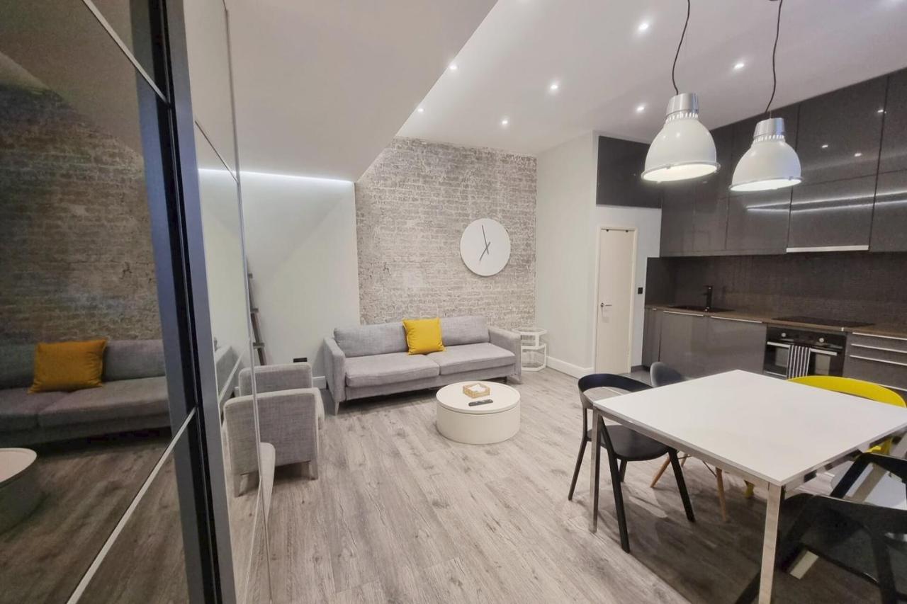 Lovely studio in Notting Hill area-Basement floor. - B&B London