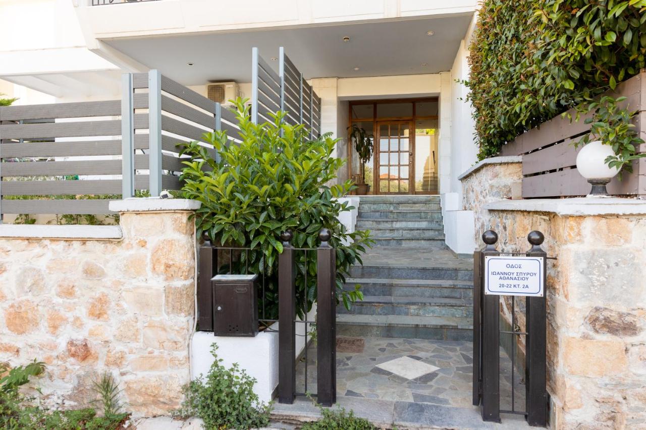 Golden House close to Athens airport - Chambres d’hôtes Paianía