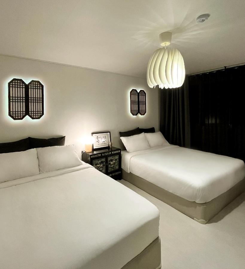 Korean Style house Hongdae Subway10m - B&B Seoul