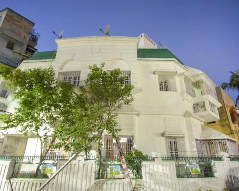 R S Homestay Near Medica & R N Tagore Hospital ONLY INDIAN GUEST - Chambres d’hôtes Calcutta