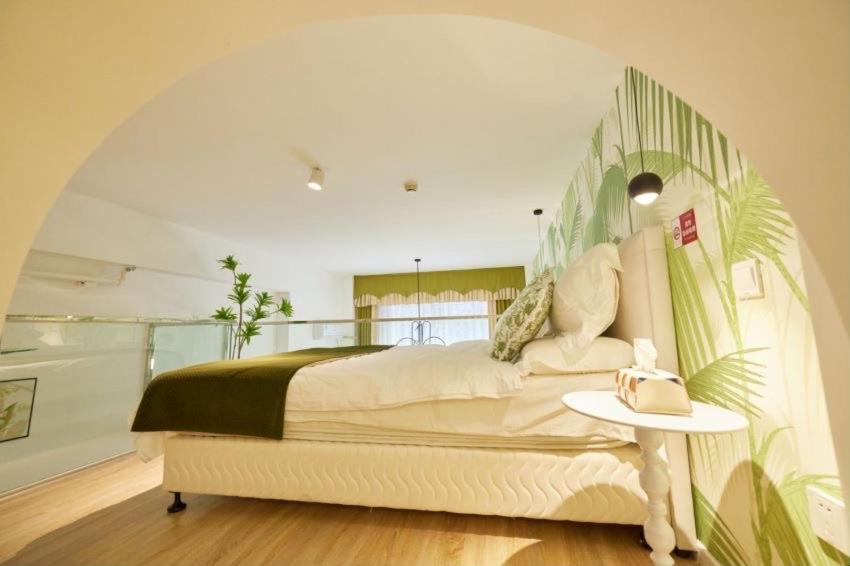 Ultimate Theme Apartment Universal Resort - Bed and Breakfast Peking