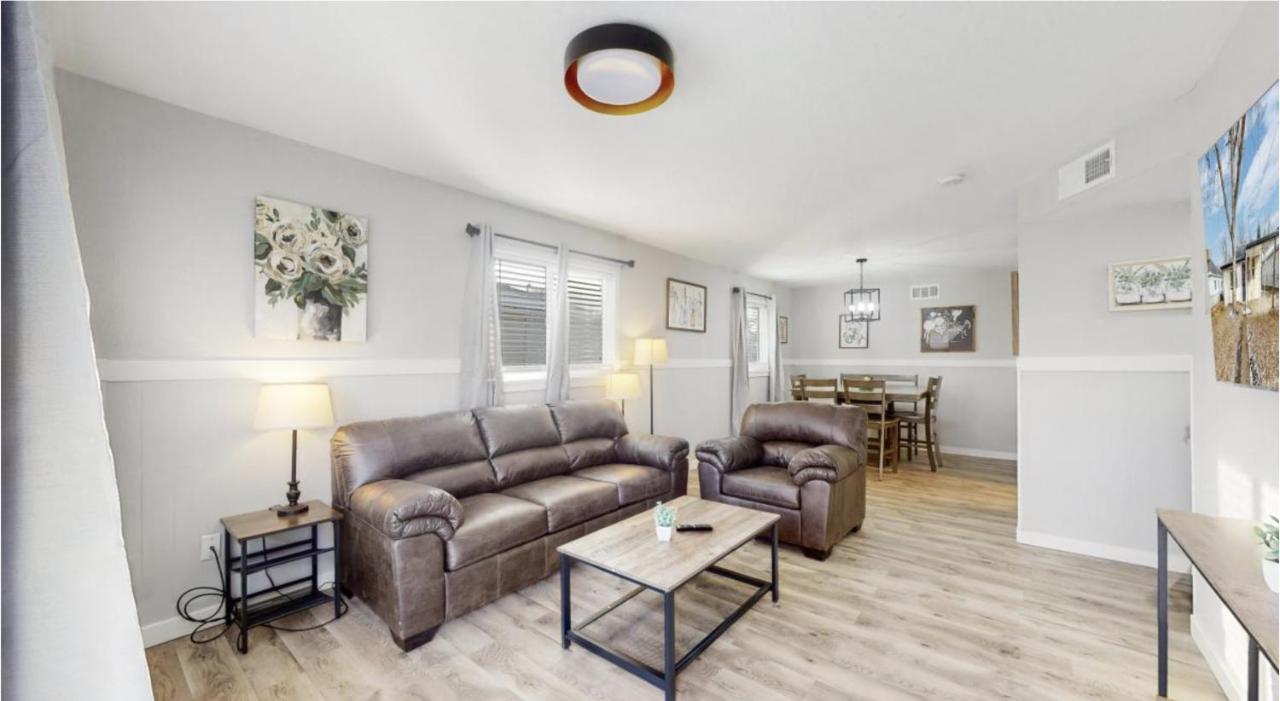 Modern Family Home with Three King Beds Near VA & Anschutz - Chambres d’hôtes Aurora