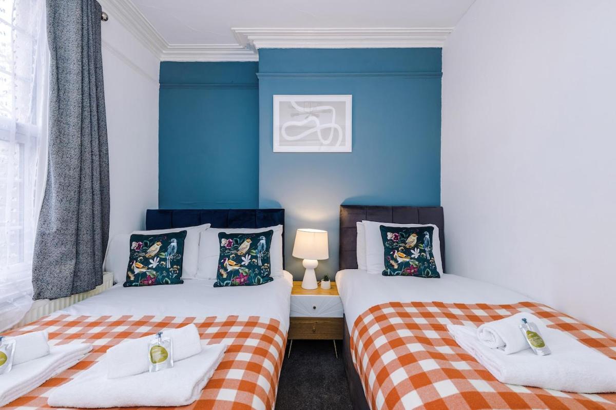 Leamington Spa's Gem - Free Parking, Netflix, Prime & Disney - B&B Royal Leamington Spa