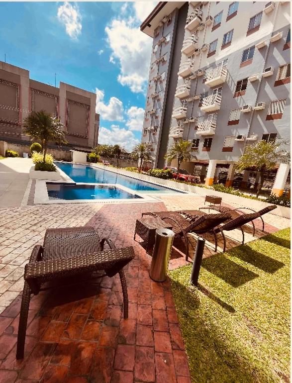 Vintage Modern Studio Condo Unit with Balcony - B&B Bacólod