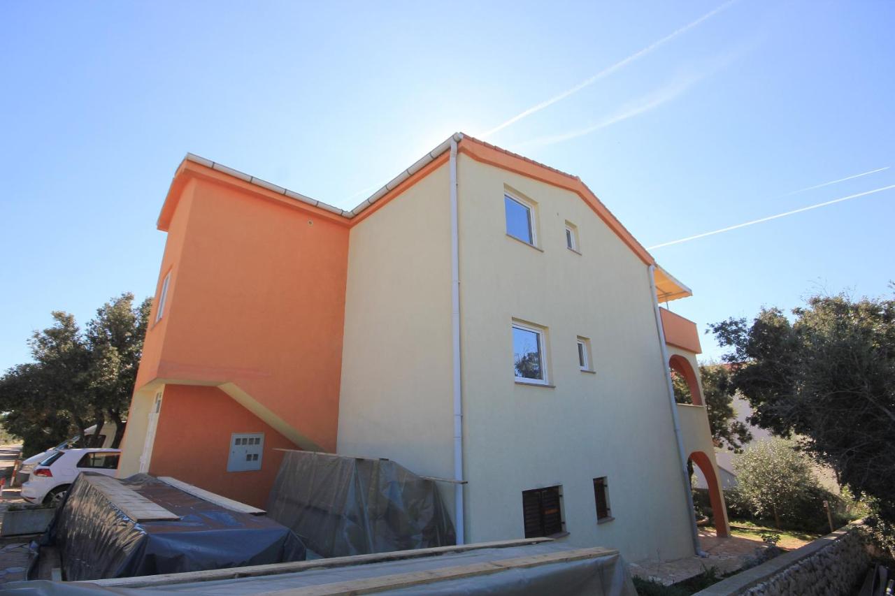 Apartments with parking space Mandre, Pag - 9354 - B&B Kolan